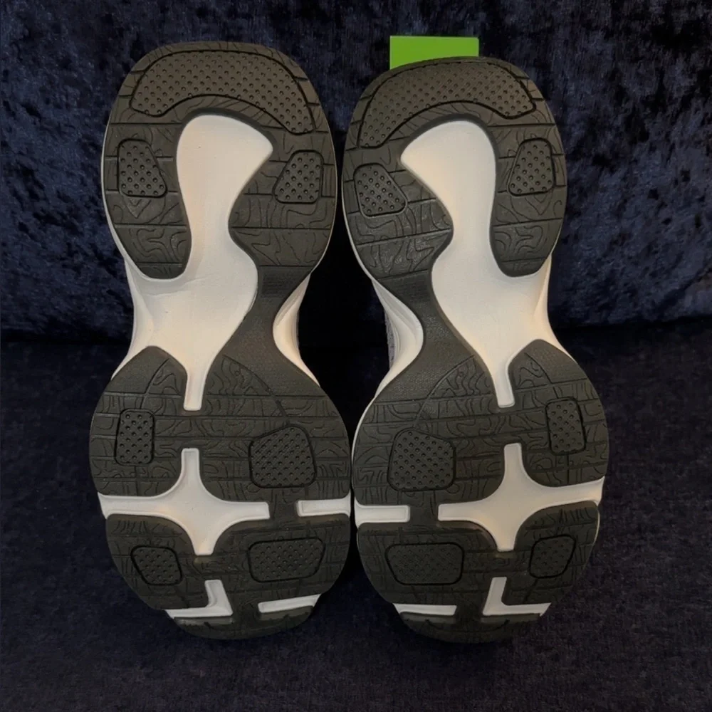 GAIAM Light Gray Knit Sneakers